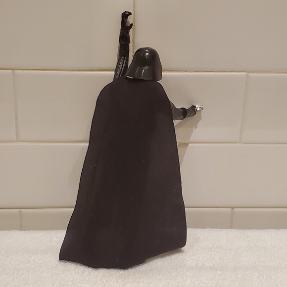 HASBRO Darth Vader Action Figure with Cape - Picture 4 of 7
